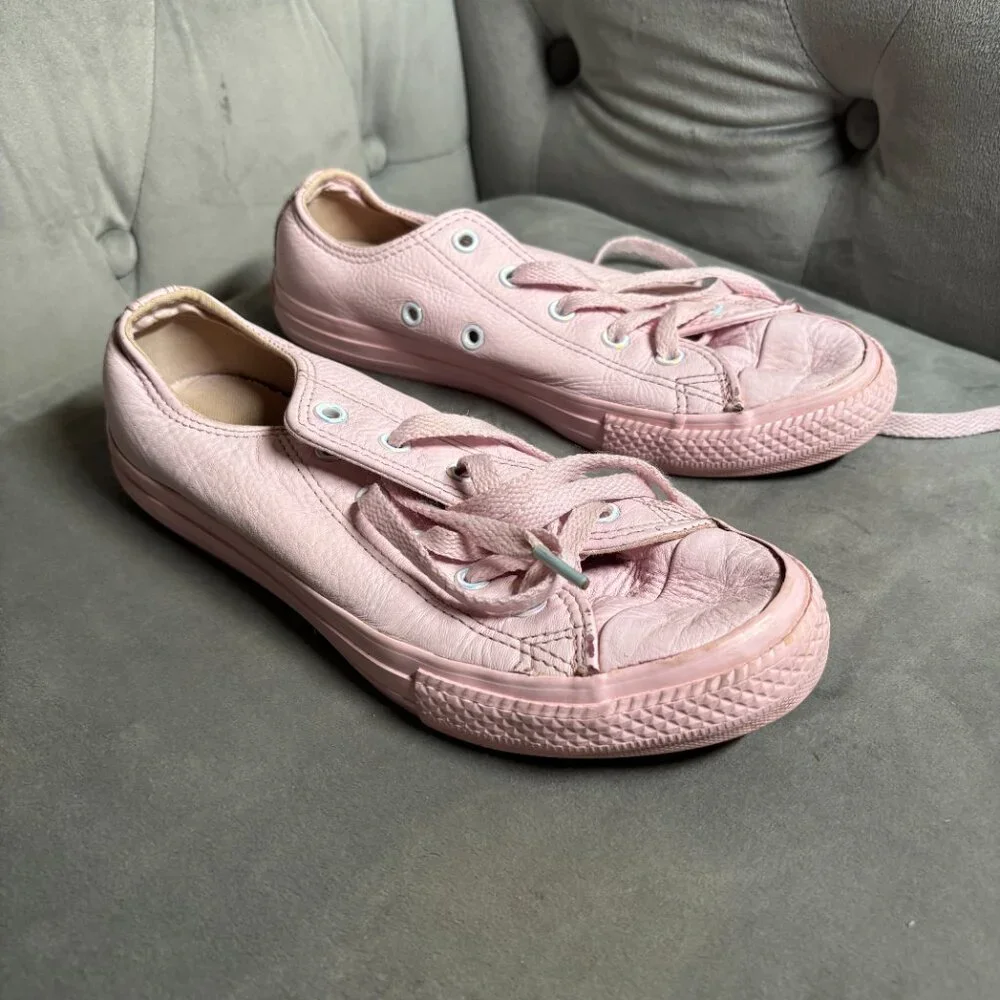 Converse Chuck Taylor All Star Pink Leather Low Top Sneakers – Youth Size 3‎